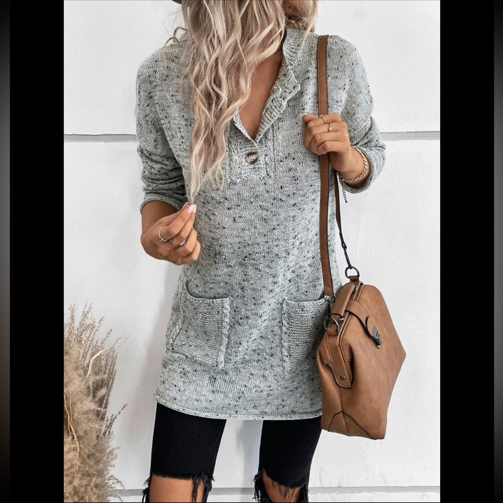 SOLD🖤🤍 Oversized Grey Sweater with Buttons and Pockets 🤍🖤